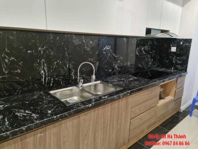 Đá bếp nhân tạo đen vân trắng