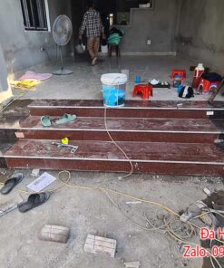 Bậc tam cấp đá đỏ ruby tại Hà Đông