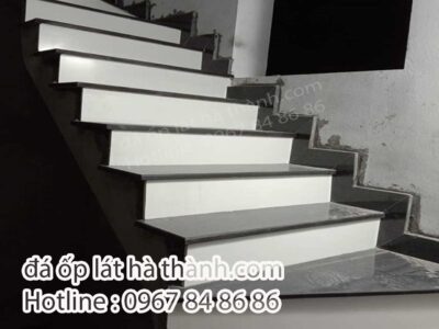 đá ốp cầu thang mặt đen cổ trắng