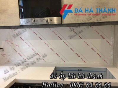 đá nhân tạo solid suface ốp tường bếp