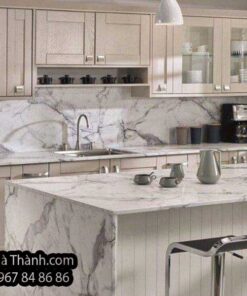 da-nhan-tao-vicostone-op-bep-mau-trang-van
